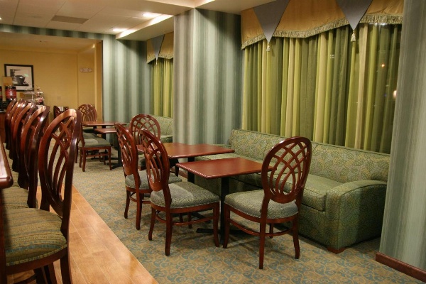 Hampton Inn By Hilton Brentwood image 7